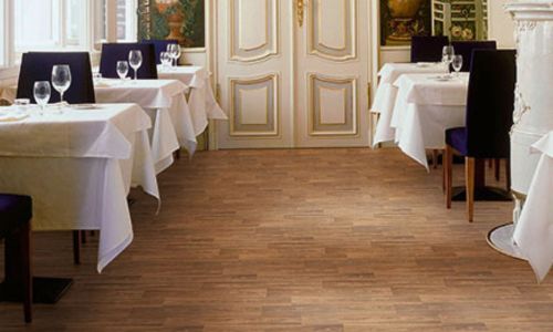 How to Revamp Commercial Spaces with Wood-Look Vinyl Flooring